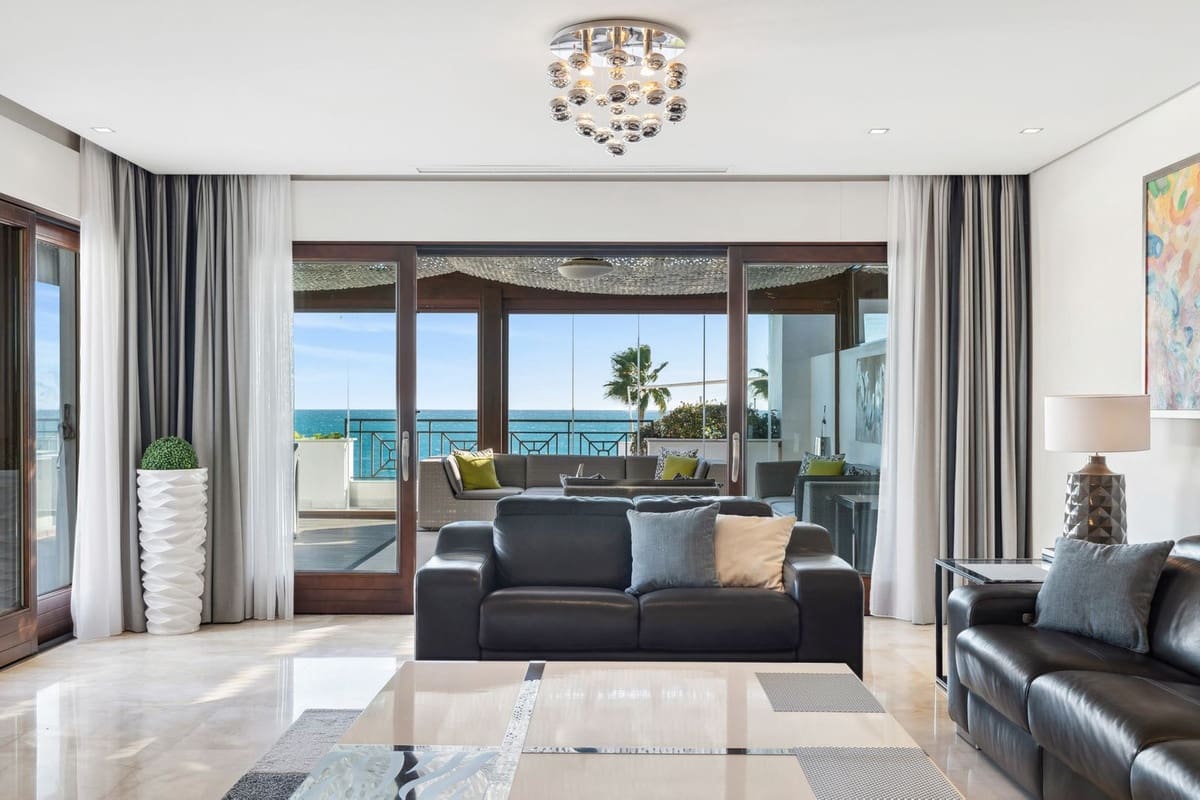 3 quarto Penthouse para venda em Estepona com piscina - 3 400 000 € (Ref: 8684807)