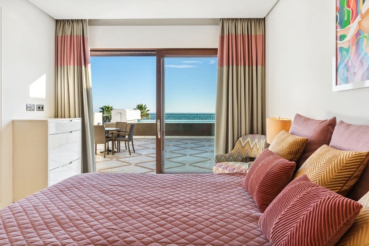 3 quarto Penthouse para venda em Estepona com piscina - 3 400 000 € (Ref: 8684807)