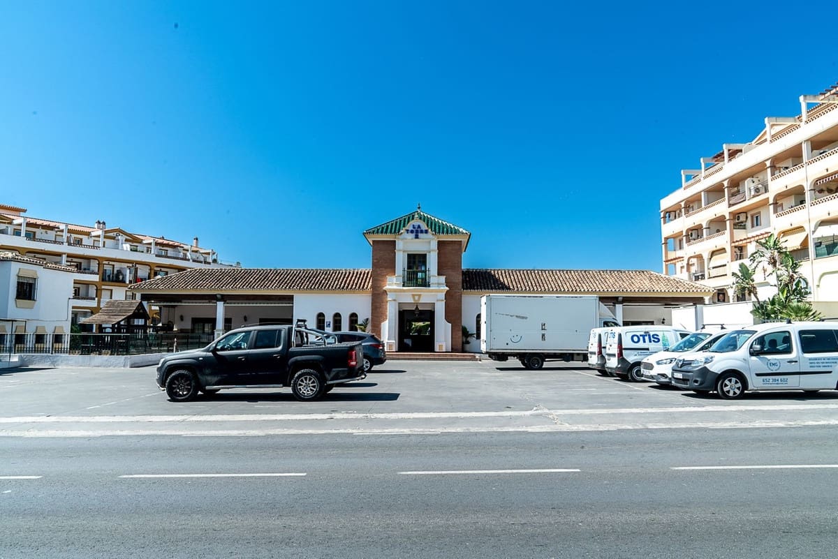 Teren niezagospodarowany na sprzedaż w Mijas - 3 200 000 € (Ref: 8684873)