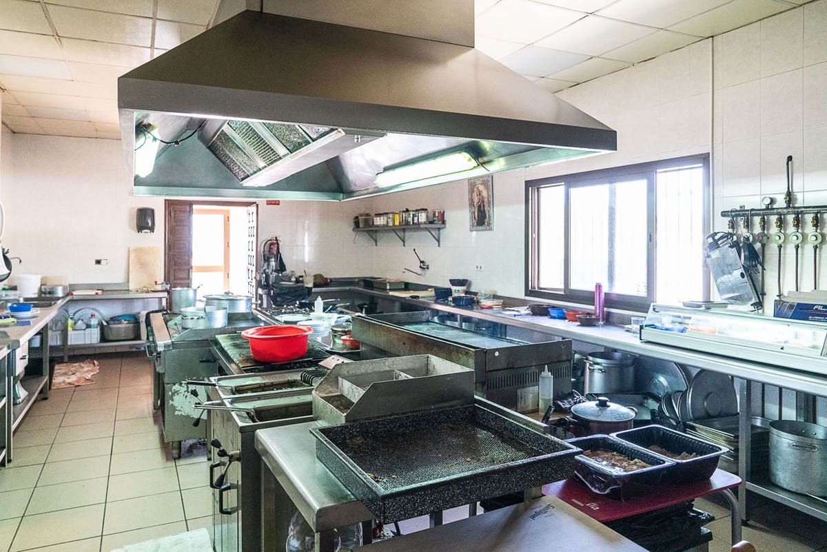 Teren niezagospodarowany na sprzedaż w Mijas - 3 200 000 € (Ref: 8684873)