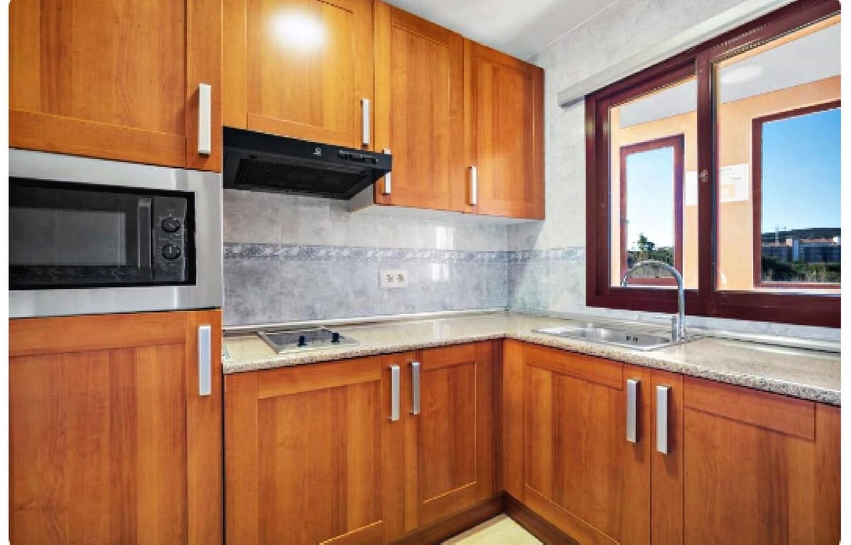 15 sypialnia Hotel na sprzedaż w Manilva z basenem garażem - 3 100 000 € (Ref: 8696520)