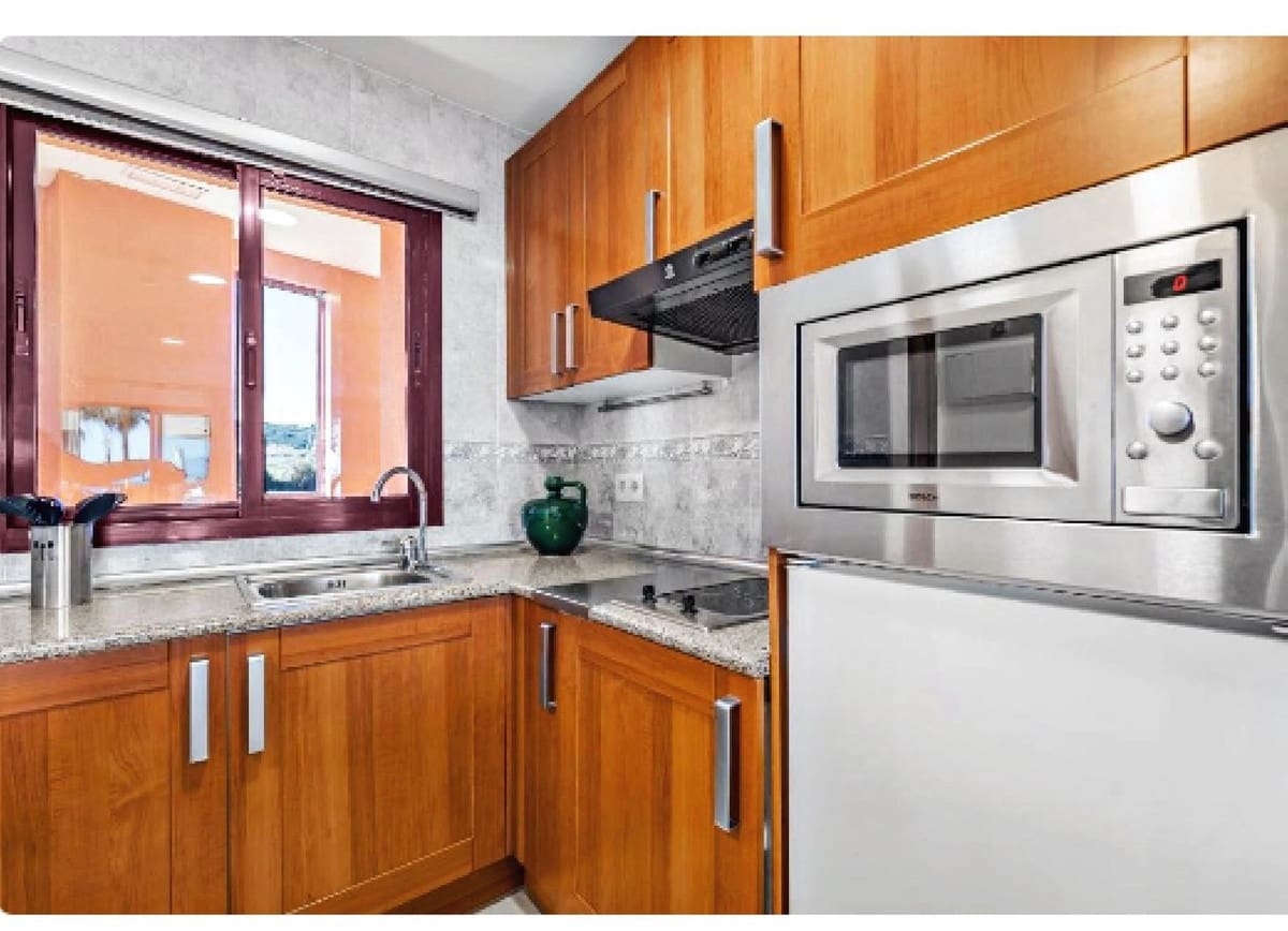 15 sypialnia Hotel na sprzedaż w Manilva z basenem garażem - 3 100 000 € (Ref: 8696520)