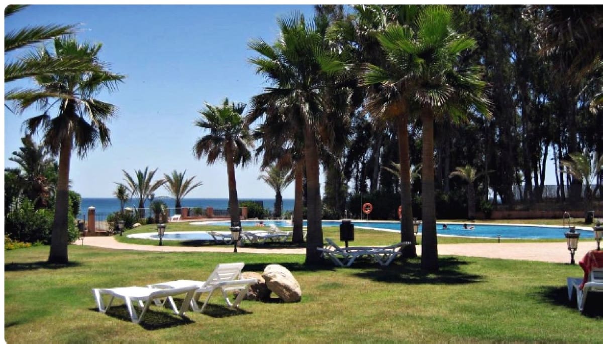 15 sypialnia Hotel na sprzedaż w Manilva z basenem garażem - 3 100 000 € (Ref: 8696520)