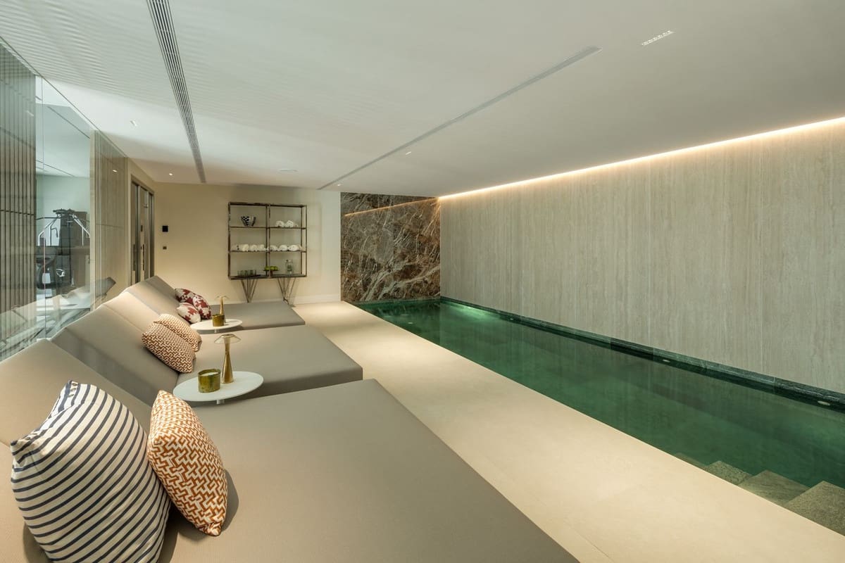 6 chambre Villa/Maison à vendre à Golden Mile avec piscine garage - 12 450 000 € (Ref: 8707658)