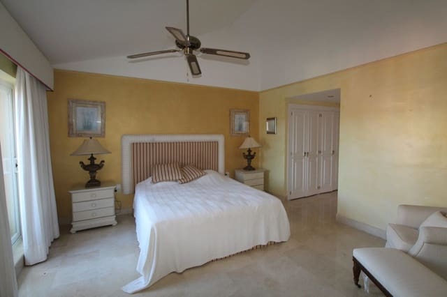 4 soveværelse Penthouse til salg i Puerto de Sotogrande - La Marina, San Roque - € 1.850.000 (Ref: 8707857)