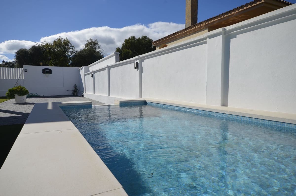 4 soverom Villa til salgs i Manilva med svømmebasseng garasje - € 1 850 000 (Ref: 8712518)