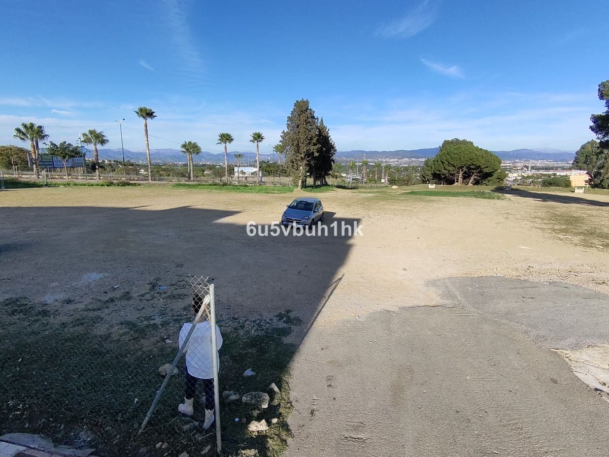 Grunde uden byggetilladelser til salg i Alhaurin de la Torre - € 4.750.000 (Ref: 8712540)