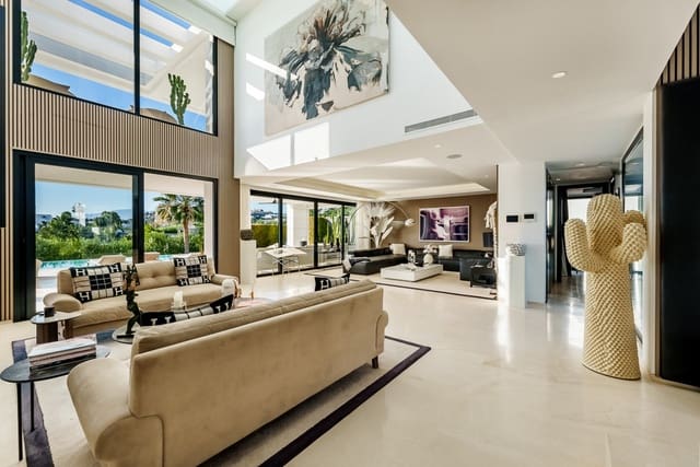 7 bedroom Villa for sale in Las Brisas, Marbella with pool - € 4,450,000 (Ref: 8712547)