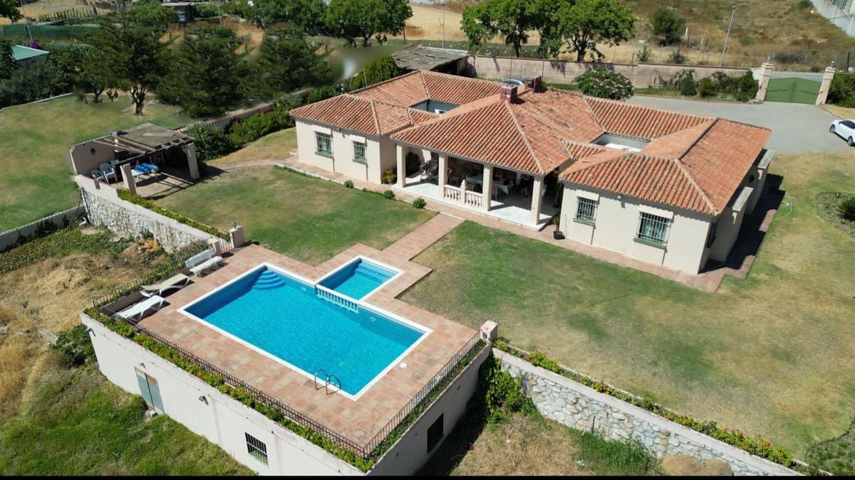 Grunde uden byggetilladelser til salg i Cancelada - € 4.100.000 (Ref: 8712550)