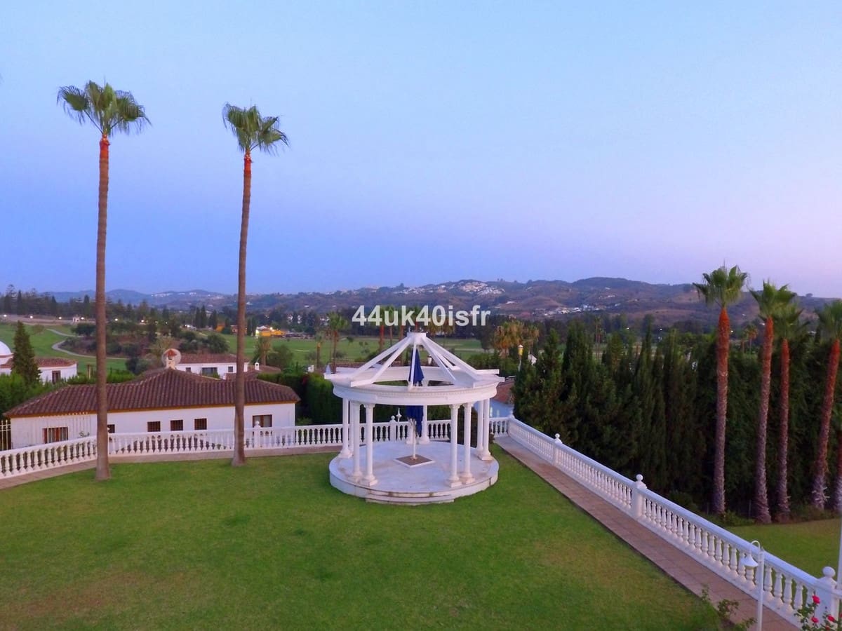 8 soverom Villa til salgs i Mijas Golf med svømmebasseng garasje - € 3 800 000 (Ref: 8712554)