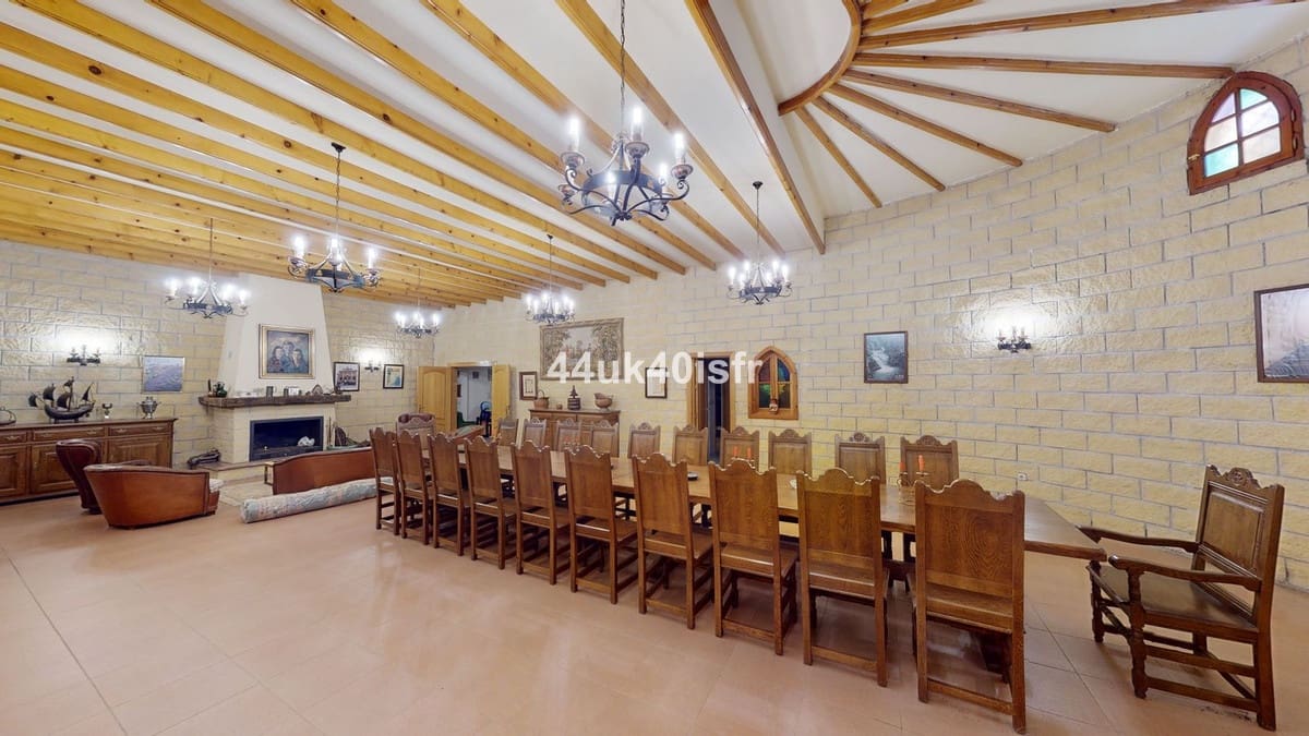 8 soverom Villa til salgs i Mijas Golf med svømmebasseng garasje - € 3 800 000 (Ref: 8712554)