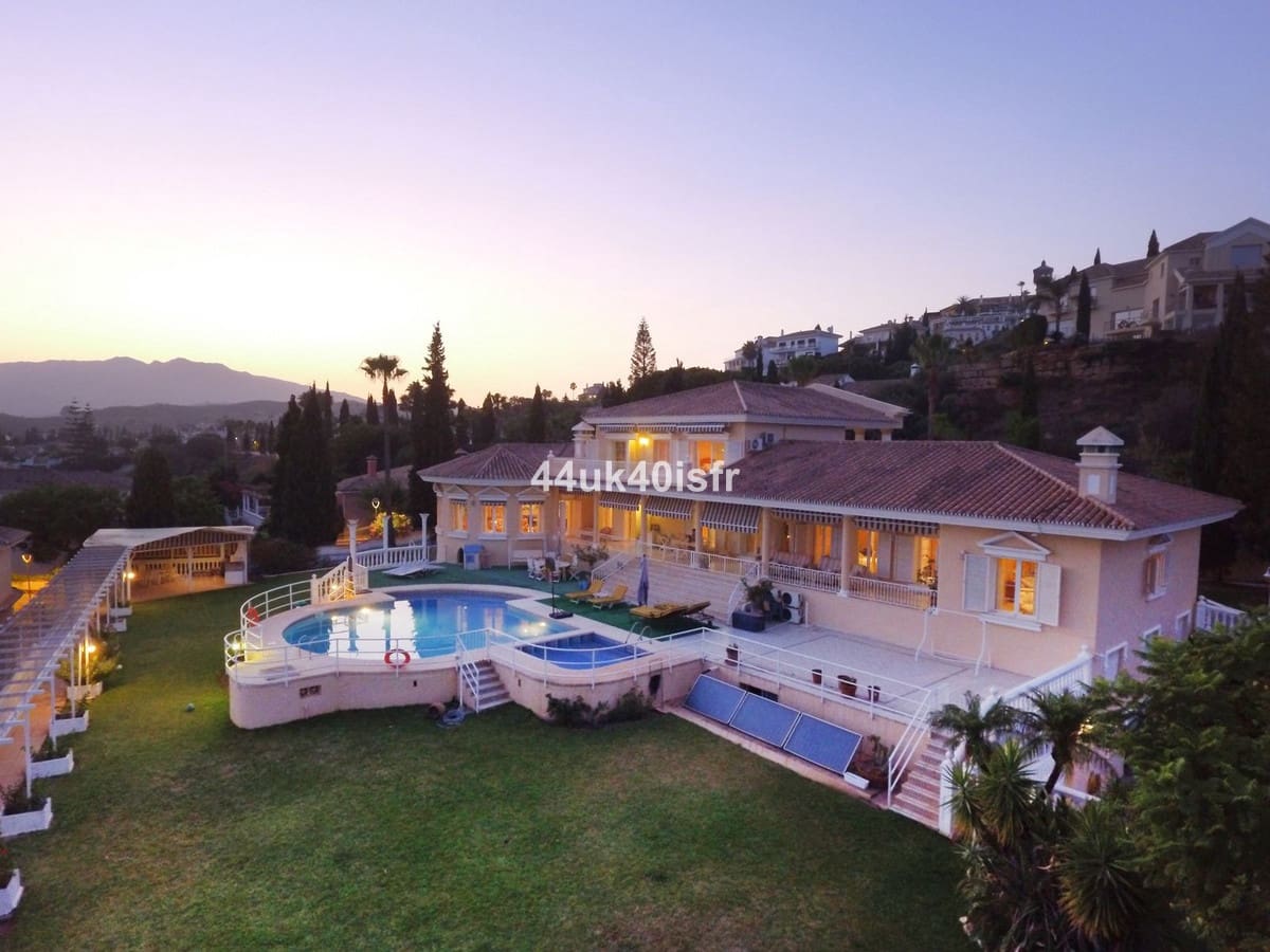 8 soverom Villa til salgs i Mijas Golf med svømmebasseng garasje - € 3 800 000 (Ref: 8712554)