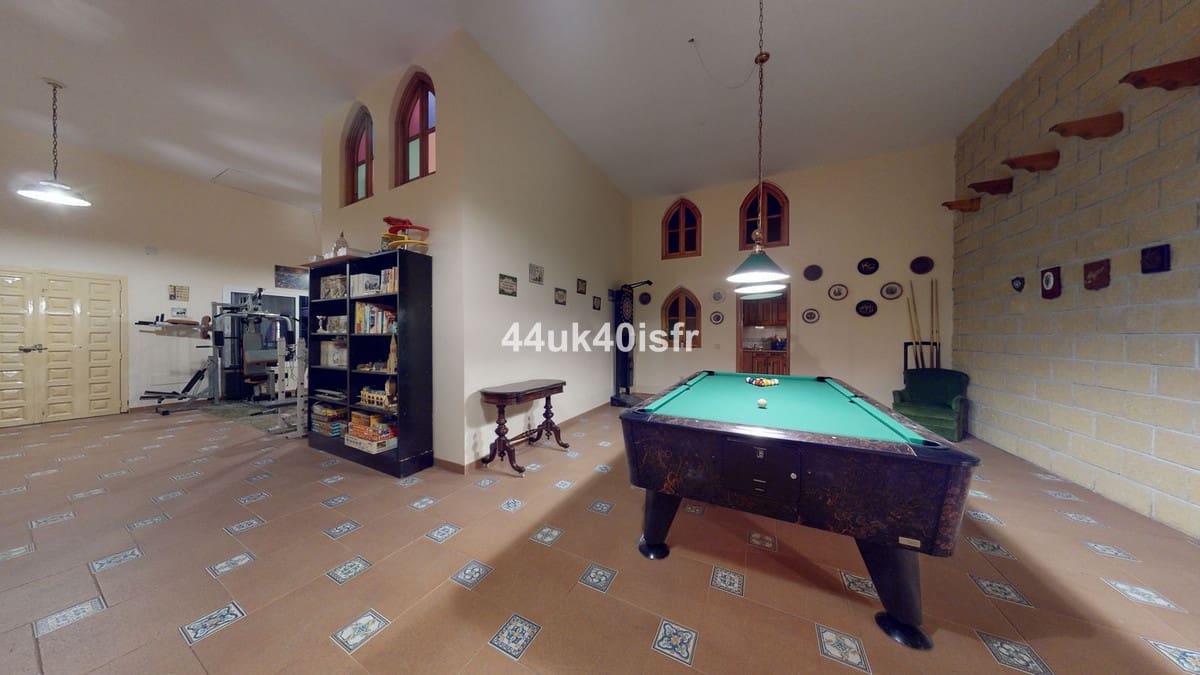 8 soverom Villa til salgs i Mijas Golf med svømmebasseng garasje - € 3 800 000 (Ref: 8712554)