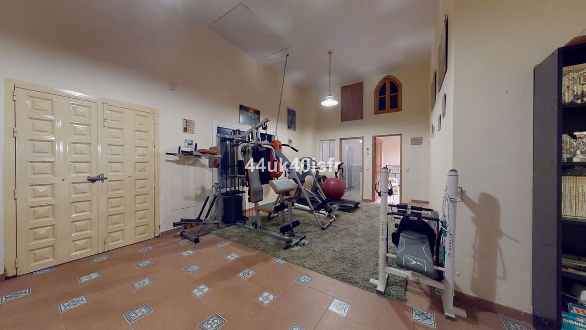 8 soverom Villa til salgs i Mijas Golf med svømmebasseng garasje - € 3 800 000 (Ref: 8712554)