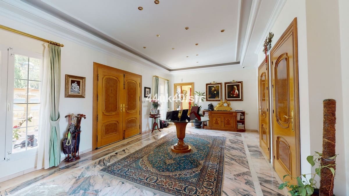 8 soverom Villa til salgs i Mijas Golf med svømmebasseng garasje - € 3 800 000 (Ref: 8712554)