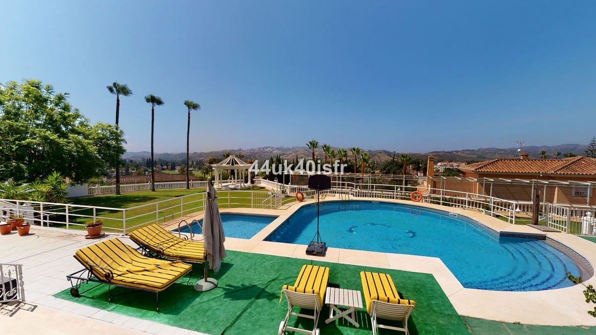 8 soverom Villa til salgs i Mijas Golf med svømmebasseng garasje - € 3 800 000 (Ref: 8712554)