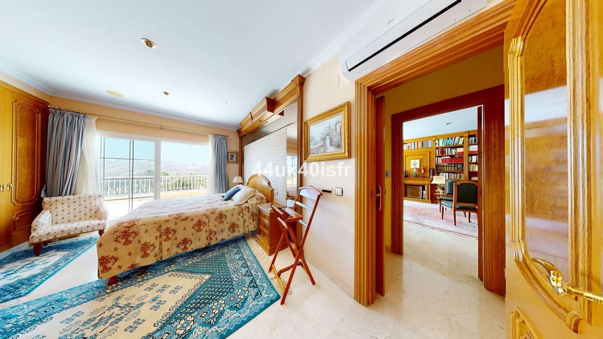 8 soverom Villa til salgs i Mijas Golf med svømmebasseng garasje - € 3 800 000 (Ref: 8712554)