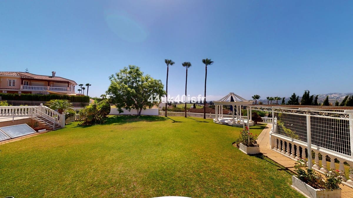 8 soverom Villa til salgs i Mijas Golf med svømmebasseng garasje - € 3 800 000 (Ref: 8712554)