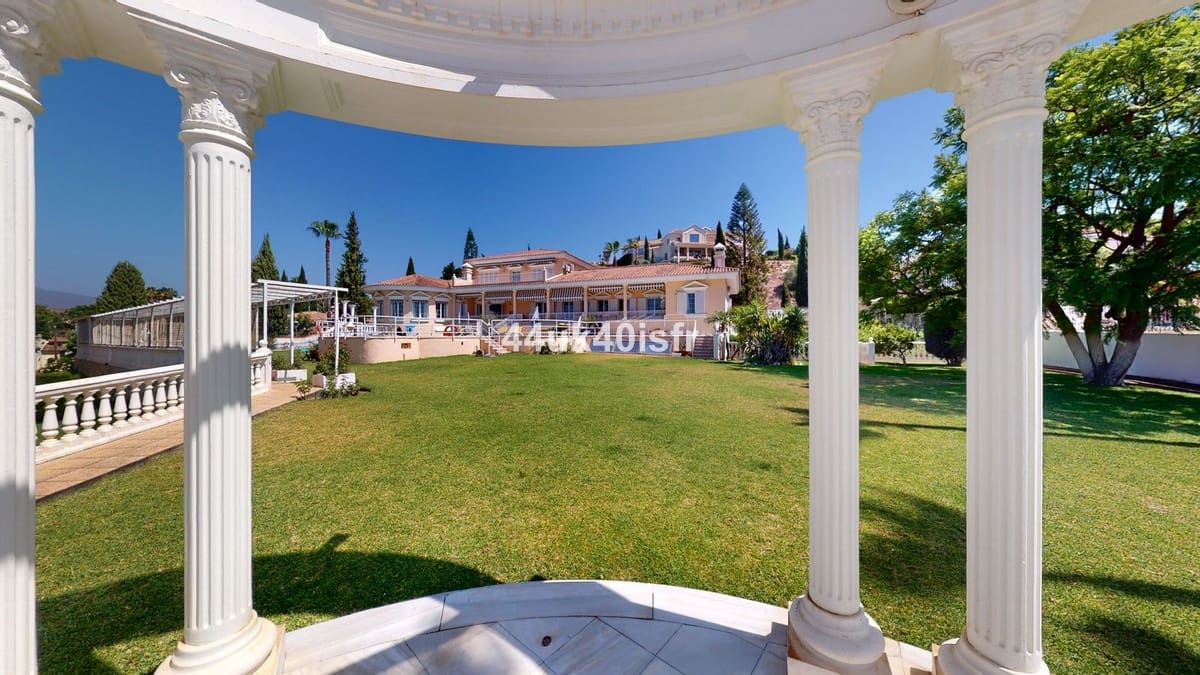 8 soverom Villa til salgs i Mijas Golf med svømmebasseng garasje - € 3 800 000 (Ref: 8712554)