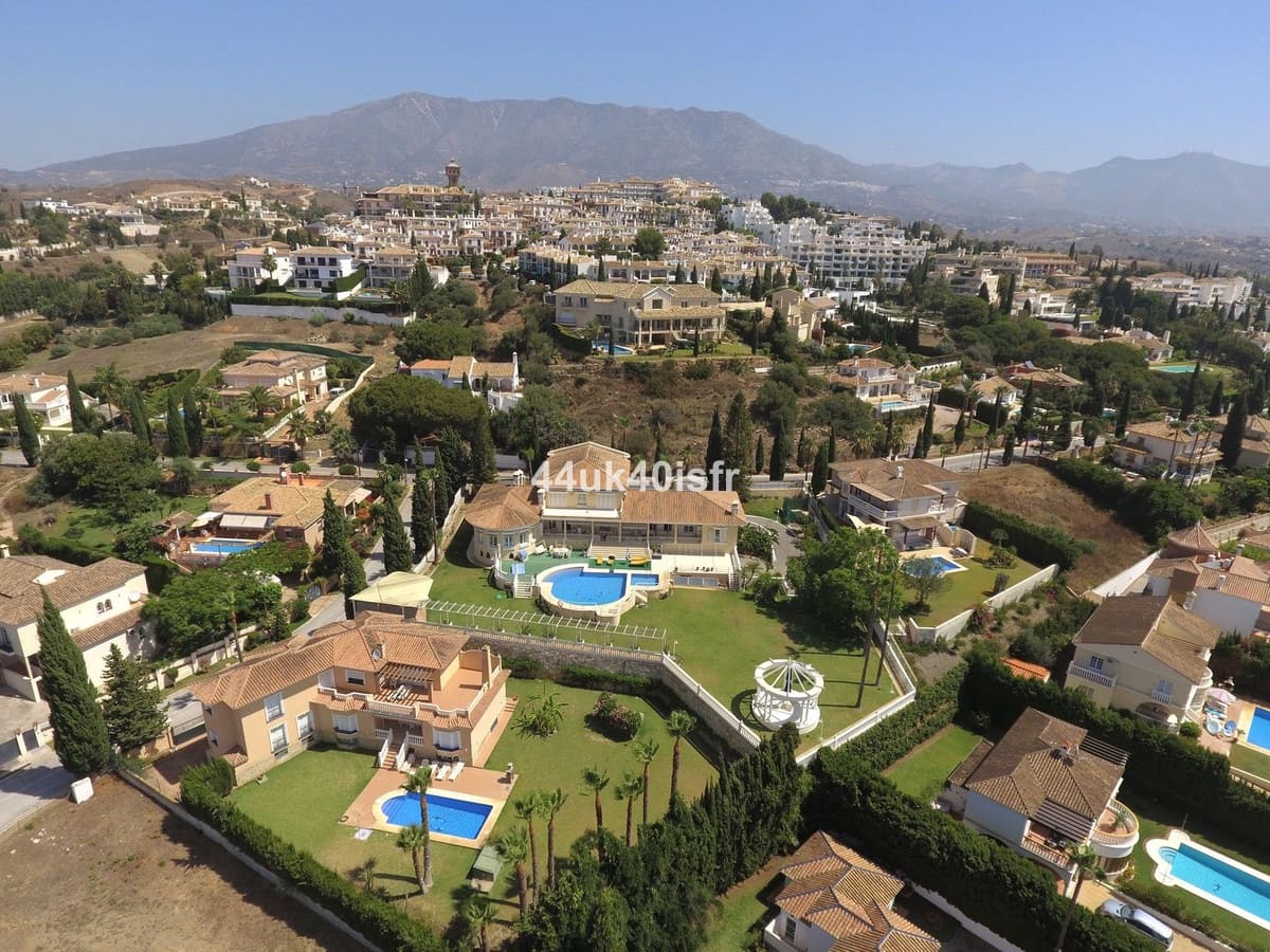 8 soverom Villa til salgs i Mijas Golf med svømmebasseng garasje - € 3 800 000 (Ref: 8712554)
