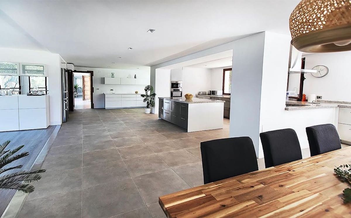 10 soveværelse Villa til salg i Puerto Banus med swimmingpool - € 10.000.000 (Ref: 8763569)