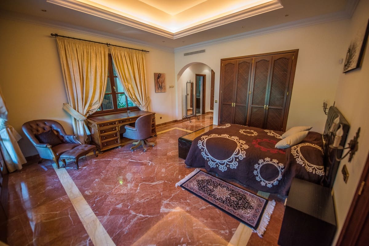 8 sypialnia Willa na sprzedaż w La Zagaleta z basenem - 5 850 000 € (Ref: 8763570)