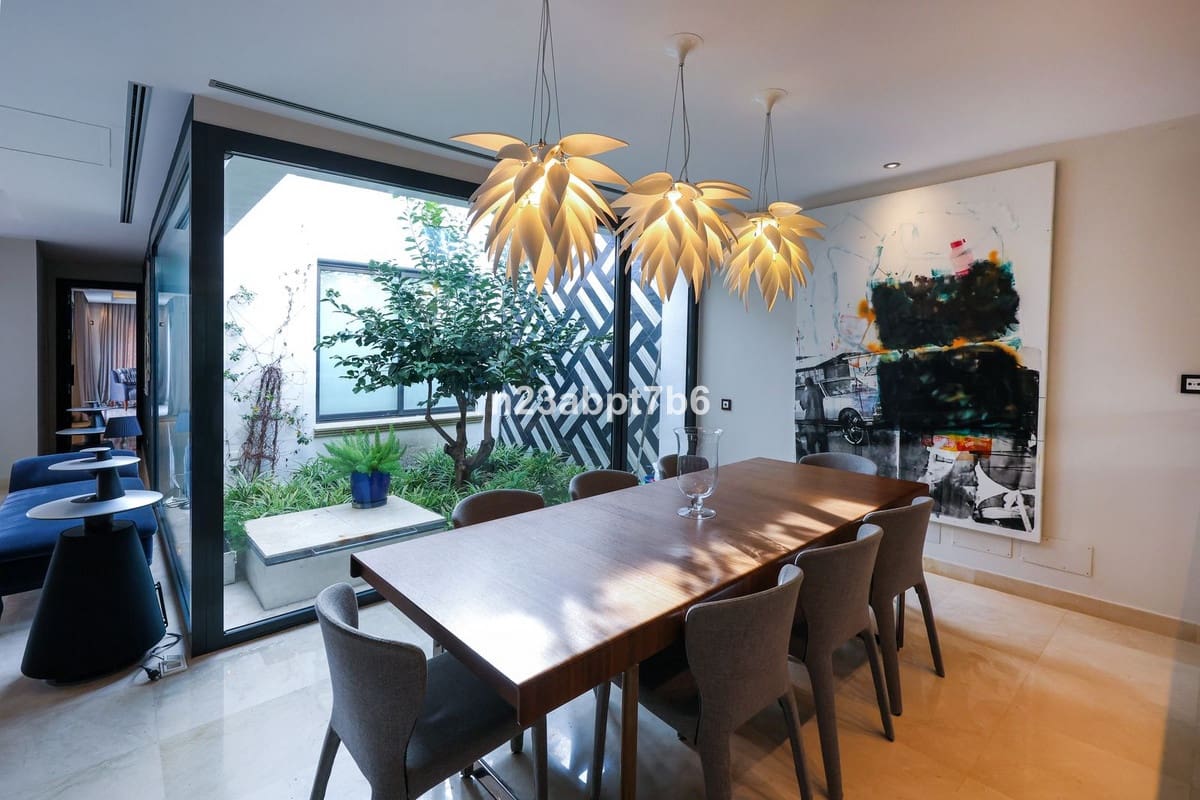 4 sypialnia Willa na sprzedaż w Puerto Banus z basenem garażem - 12 000 000 € (Ref: 8763571)