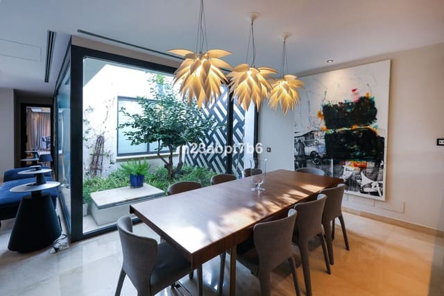 4 soveværelse Villa til salg i Puerto Banus, Marbella med swimmingpool garage - € 12.000.000 (Ref: 8763571)