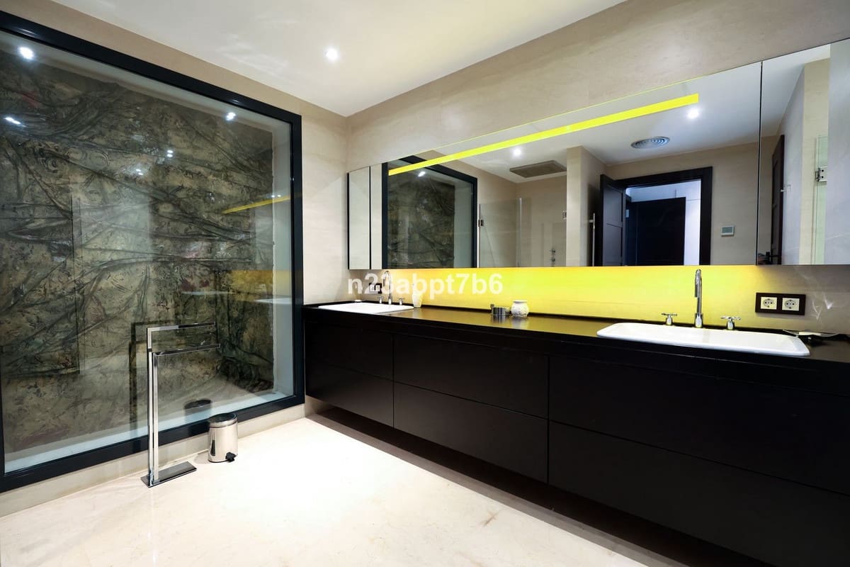 4 sypialnia Willa na sprzedaż w Puerto Banus z basenem garażem - 12 000 000 € (Ref: 8763571)