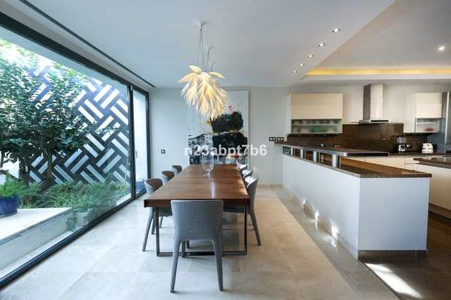 4 soveværelse Villa til salg i Puerto Banus, Marbella med swimmingpool garage - € 12.000.000 (Ref: 8763571)