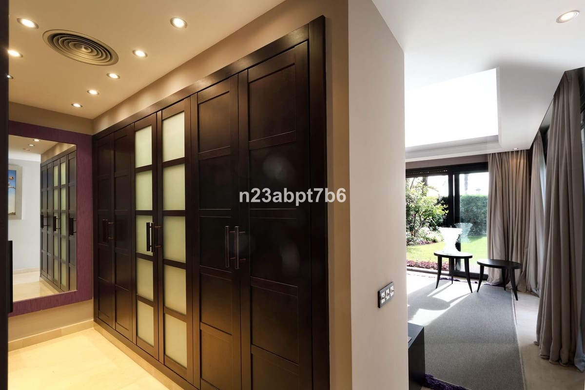 4 sypialnia Willa na sprzedaż w Puerto Banus z basenem garażem - 12 000 000 € (Ref: 8763571)