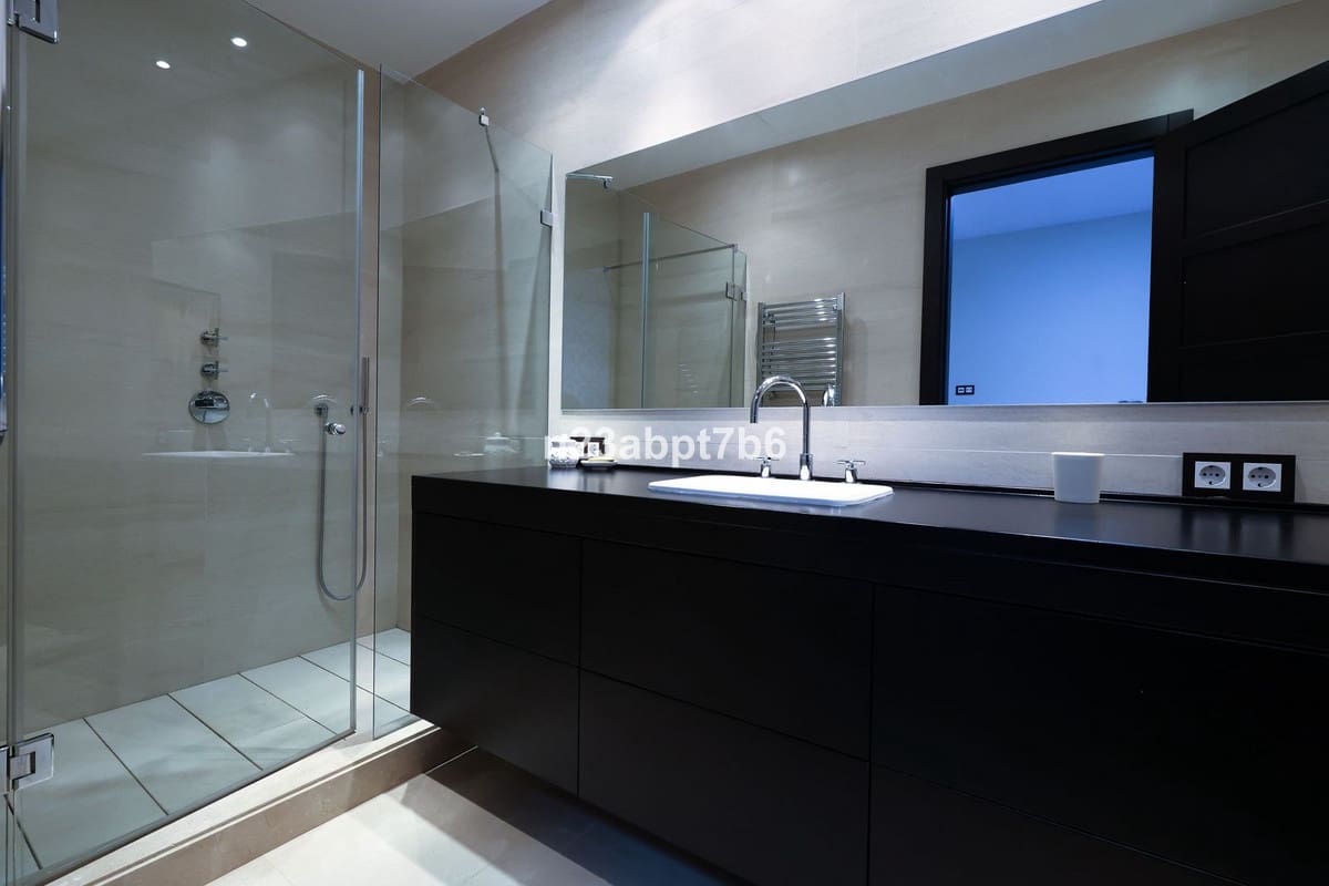 4 sypialnia Willa na sprzedaż w Puerto Banus z basenem garażem - 12 000 000 € (Ref: 8763571)