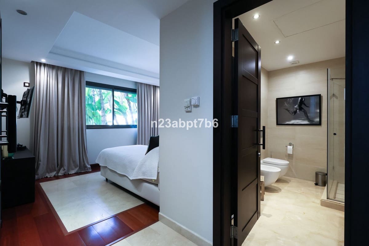 4 sypialnia Willa na sprzedaż w Puerto Banus z basenem garażem - 12 000 000 € (Ref: 8763571)