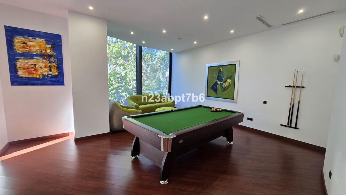 4 sypialnia Willa na sprzedaż w Puerto Banus z basenem garażem - 12 000 000 € (Ref: 8763571)