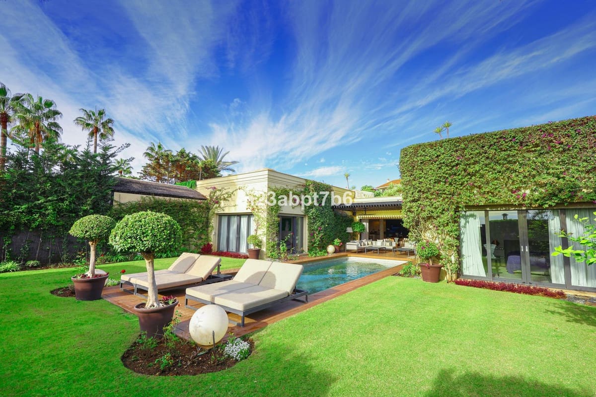 4 sypialnia Willa na sprzedaż w Puerto Banus z basenem garażem - 12 000 000 € (Ref: 8763571)