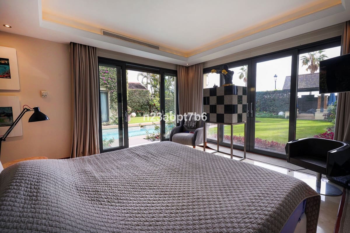 4 sypialnia Willa na sprzedaż w Puerto Banus z basenem garażem - 12 000 000 € (Ref: 8763571)