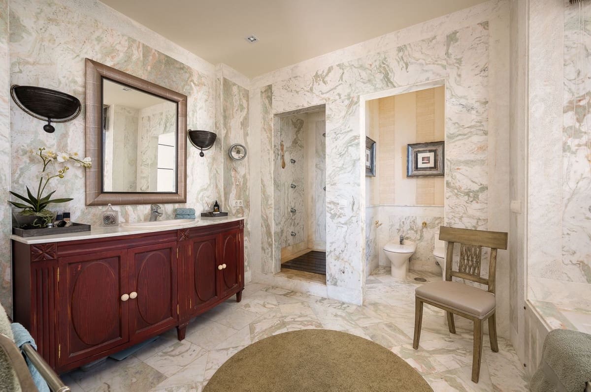 8 sypialnia Willa na sprzedaż w Guadalmina z basenem garażem - 7 500 000 € (Ref: 8763575)