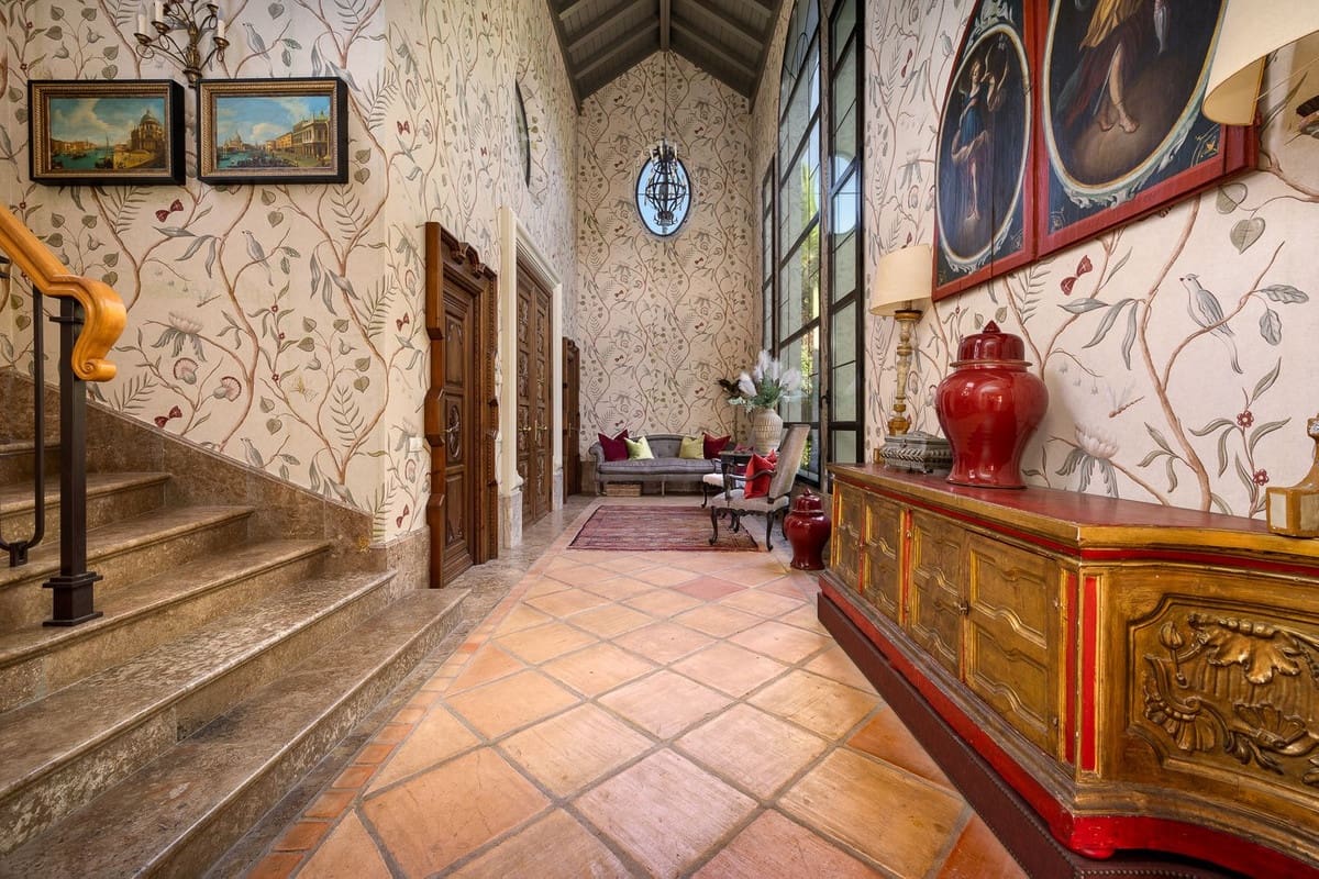 8 sypialnia Willa na sprzedaż w Guadalmina z basenem garażem - 7 500 000 € (Ref: 8763575)