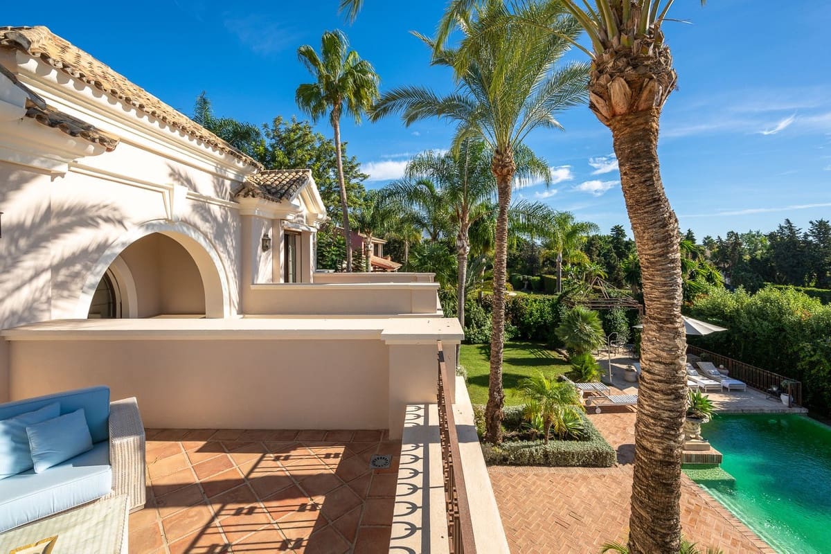 8 sypialnia Willa na sprzedaż w Guadalmina z basenem garażem - 7 500 000 € (Ref: 8763575)