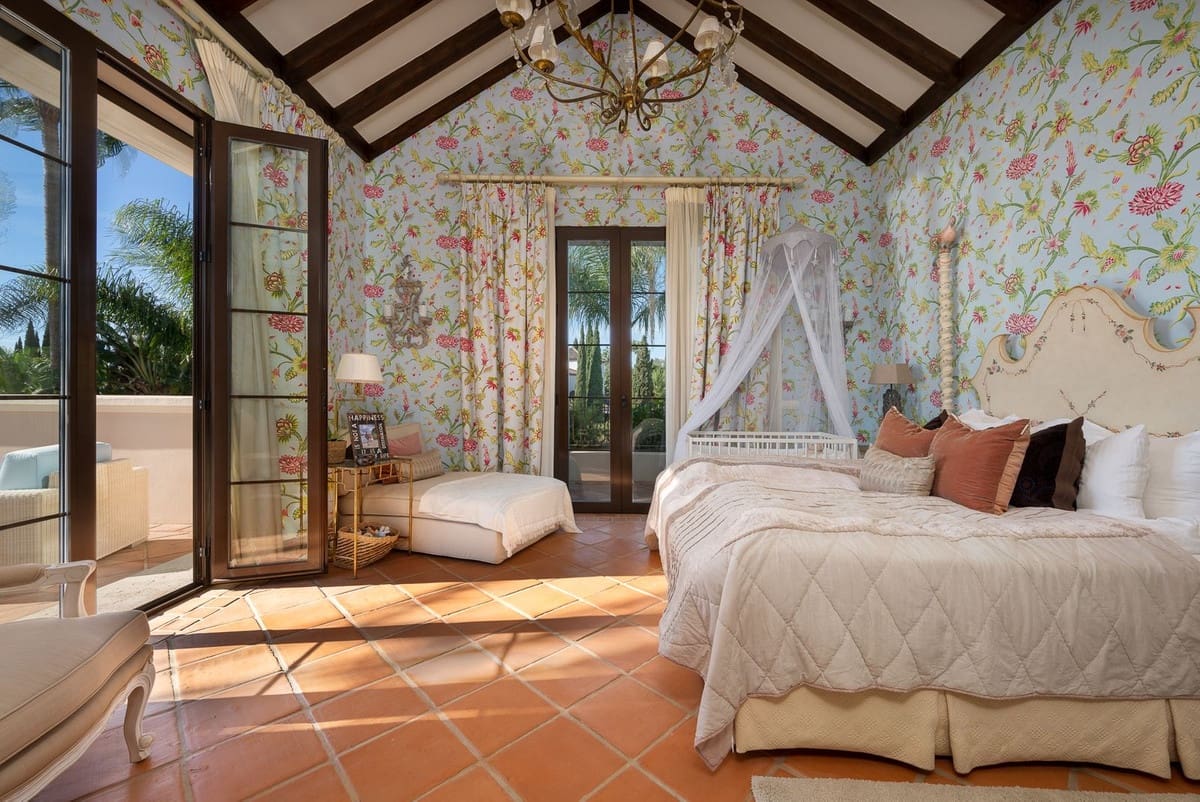 8 sypialnia Willa na sprzedaż w Guadalmina z basenem garażem - 7 500 000 € (Ref: 8763575)