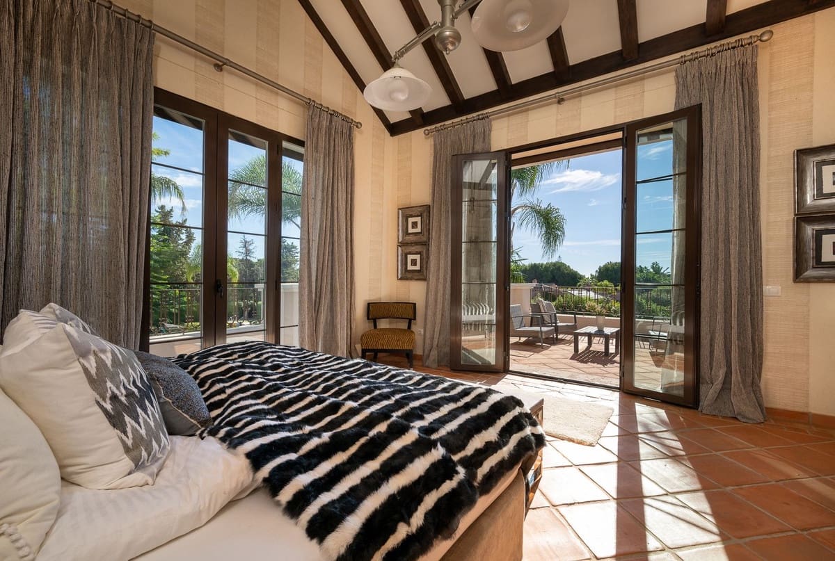 8 sypialnia Willa na sprzedaż w Guadalmina z basenem garażem - 7 500 000 € (Ref: 8763575)