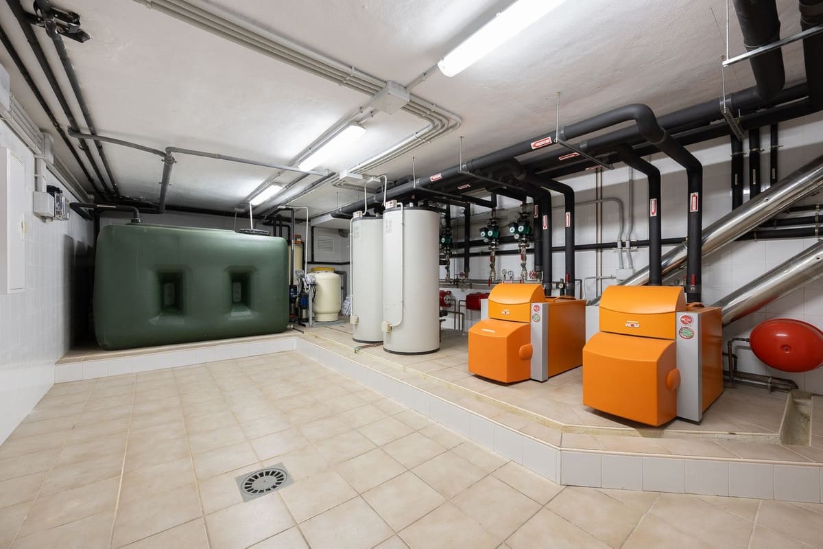 8 sypialnia Willa na sprzedaż w Guadalmina z basenem garażem - 7 500 000 € (Ref: 8763575)