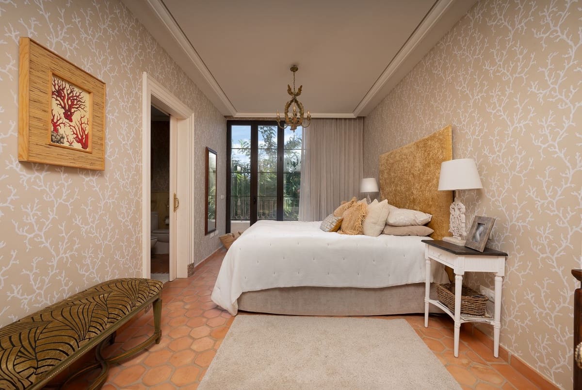 8 sypialnia Willa na sprzedaż w Guadalmina z basenem garażem - 7 500 000 € (Ref: 8763575)