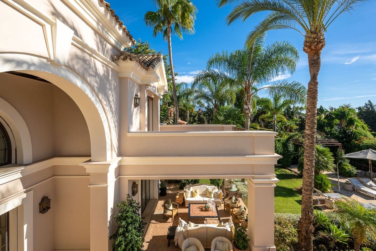 8 sypialnia Willa na sprzedaż w Guadalmina z basenem garażem - 7 500 000 € (Ref: 8763575)