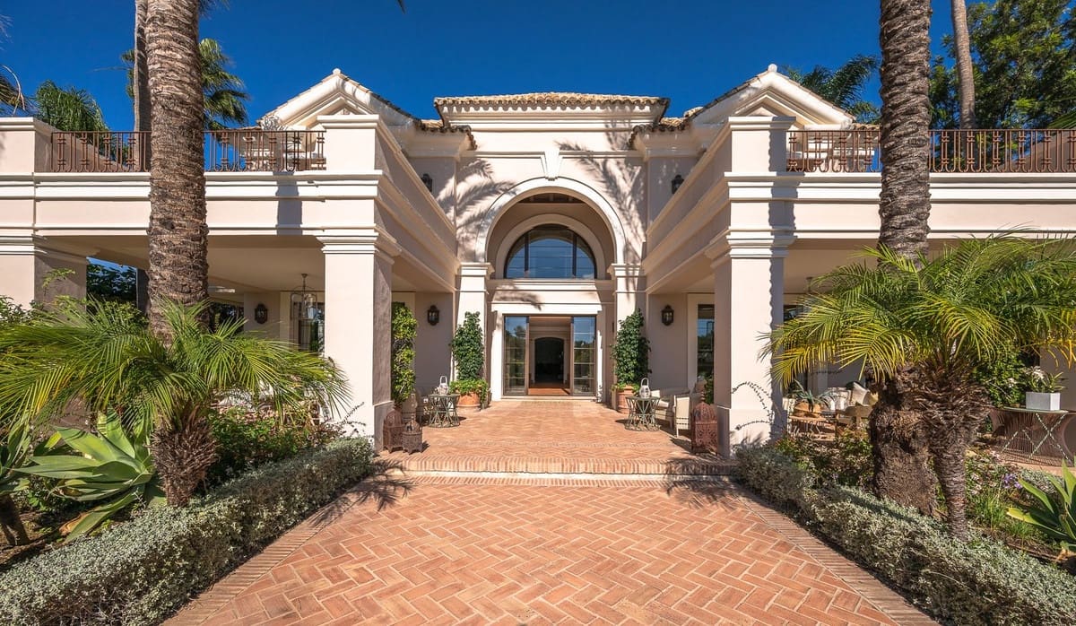 8 sypialnia Willa na sprzedaż w Guadalmina z basenem garażem - 7 500 000 € (Ref: 8763575)