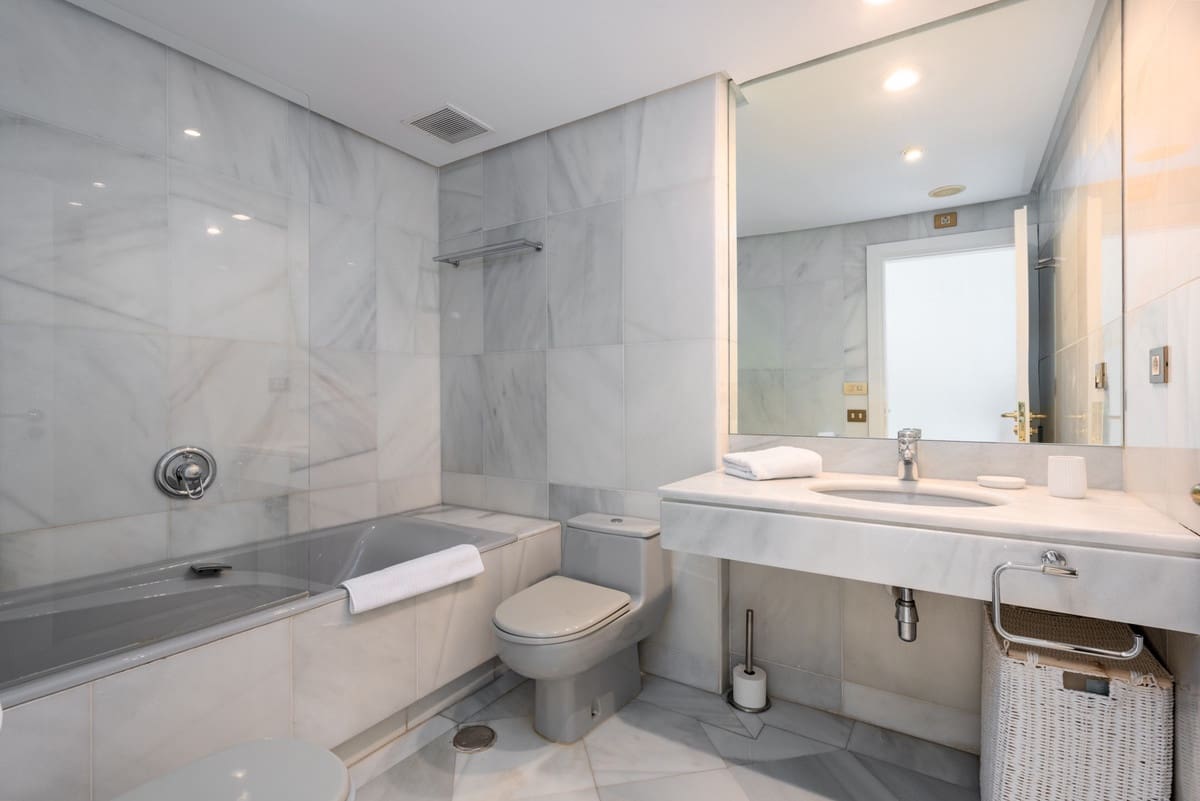 3 soveværelse Penthouse til salg i Puerto Banus med swimmingpool - € 6.500.000 (Ref: 8763601)