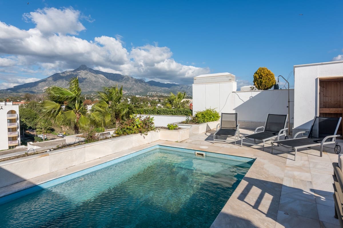 3 soveværelse Penthouse til salg i Puerto Banus med swimmingpool - € 6.500.000 (Ref: 8763601)