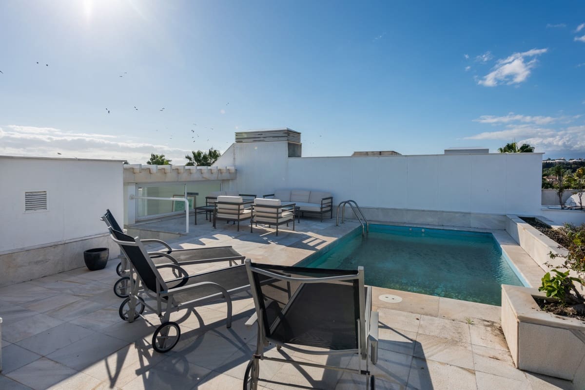 3 soveværelse Penthouse til salg i Puerto Banus med swimmingpool - € 6.500.000 (Ref: 8763601)