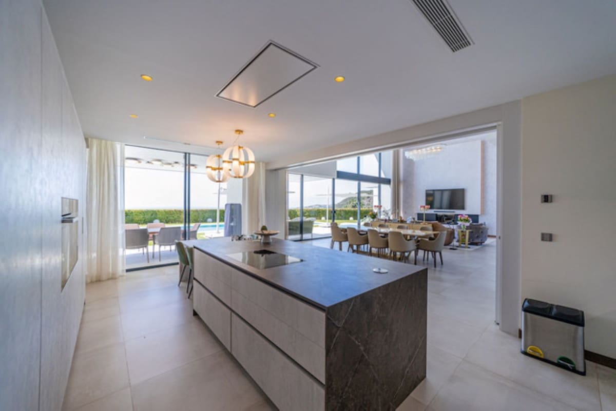 5 soverom Villa til salgs i Los Arqueros med svømmebasseng garasje - € 5 800 000 (Ref: 8763614)