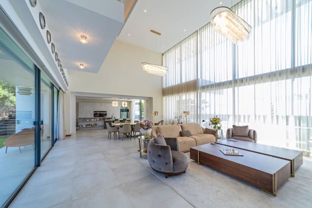 5 soverom Villa til salgs i Los Arqueros, Benahavís med svømmebasseng garasje - € 5 800 000 (Ref: 8763614)